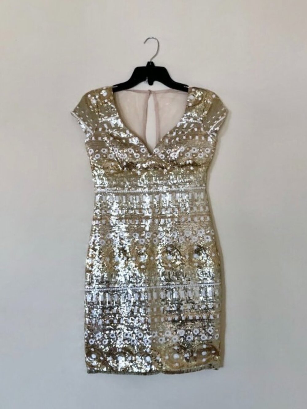 Sequin Hearts Elegant gold sequined night out dress